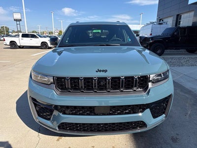 2027 Jeep Grand Cherokee Limited Reserve