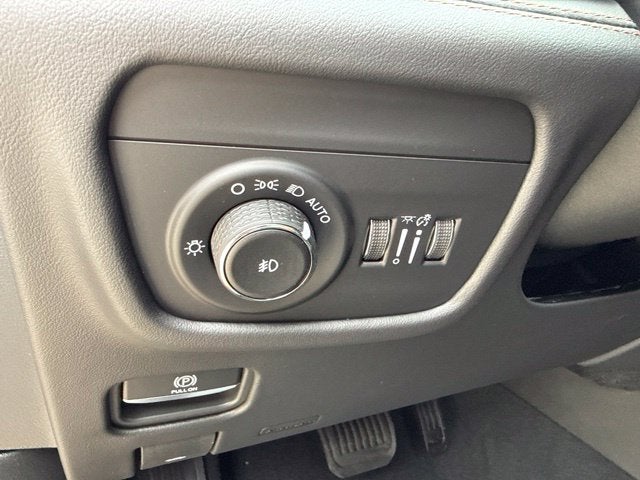 2027 Jeep Grand Cherokee Summit