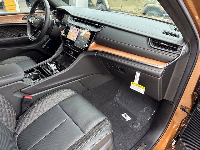 2027 Jeep Grand Cherokee Summit
