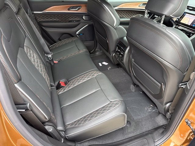 2027 Jeep Grand Cherokee Summit