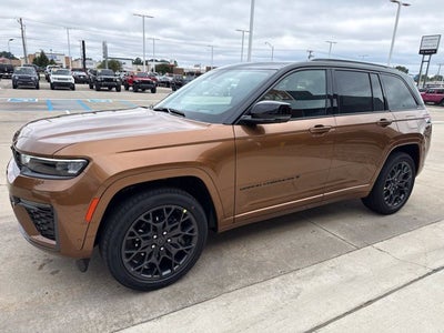 2027 Jeep Grand Cherokee Summit