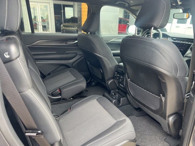 2024 Jeep Grand Cherokee L Laredo