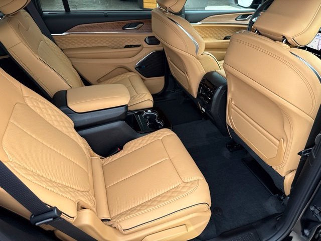 2027 Jeep Grand Cherokee L Summit