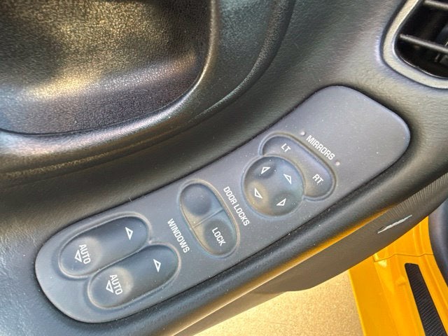 2003 Chevrolet Corvette Base