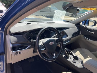 2021 Cadillac XT4 Premium Luxury