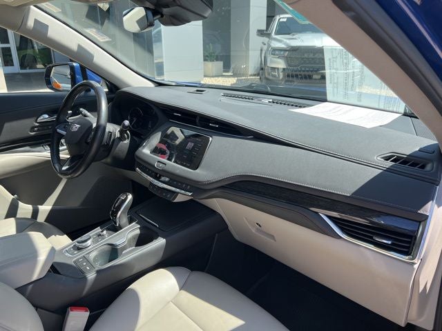 2021 Cadillac XT4 Premium Luxury