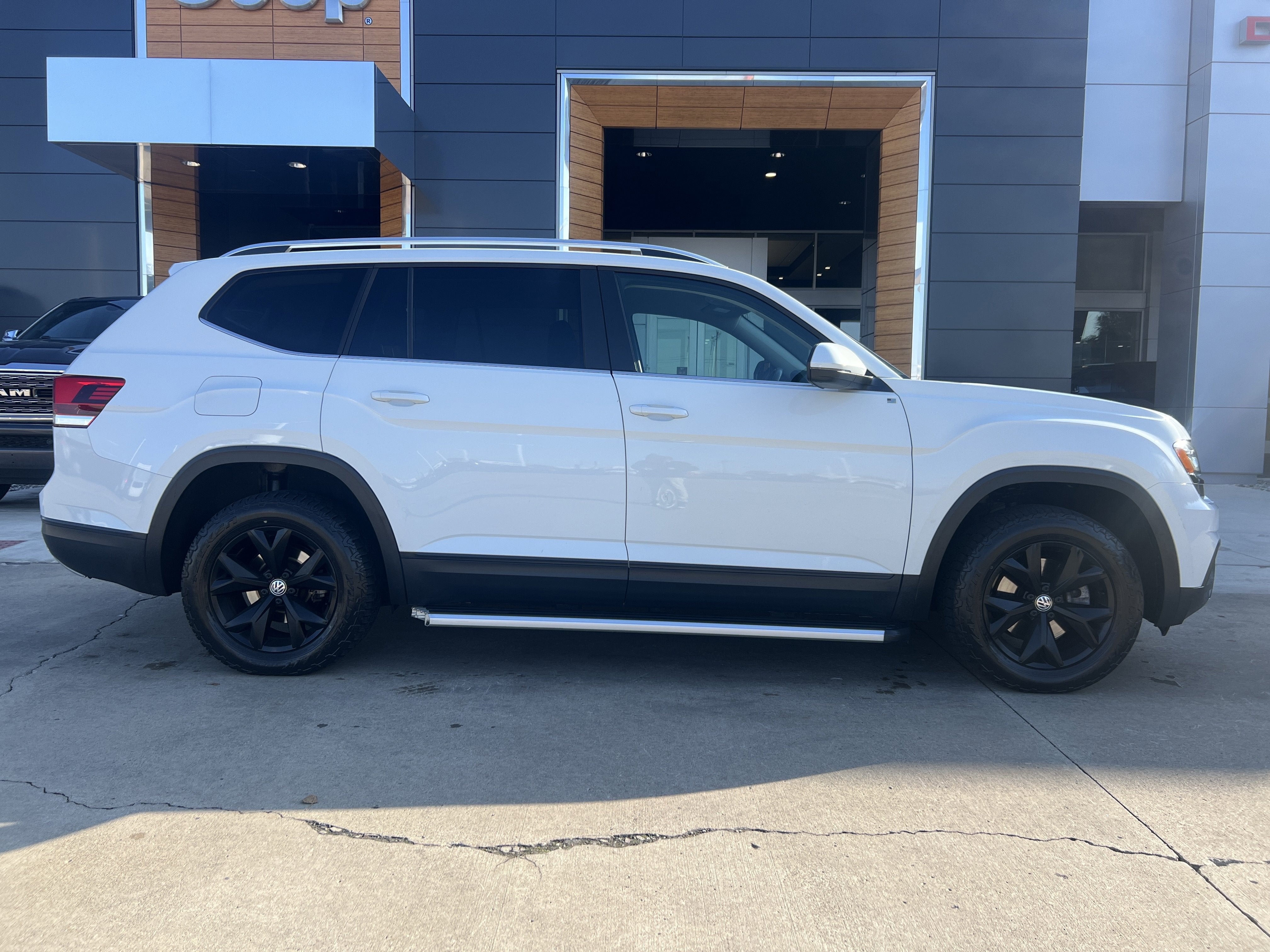 2018 Volkswagen Atlas 3.6L V6 SE with Technology