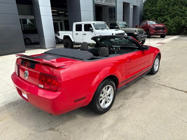 2007 Ford Mustang V6 Deluxe