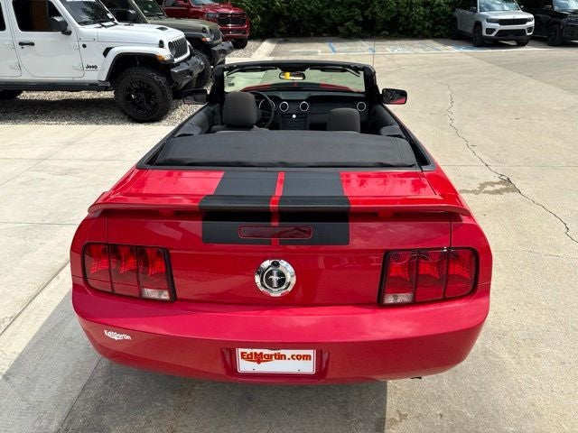 2007 Ford Mustang V6 Deluxe