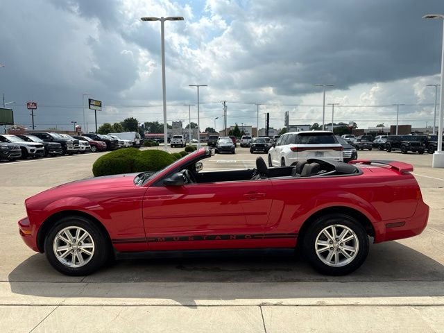 2007 Ford Mustang V6 Deluxe