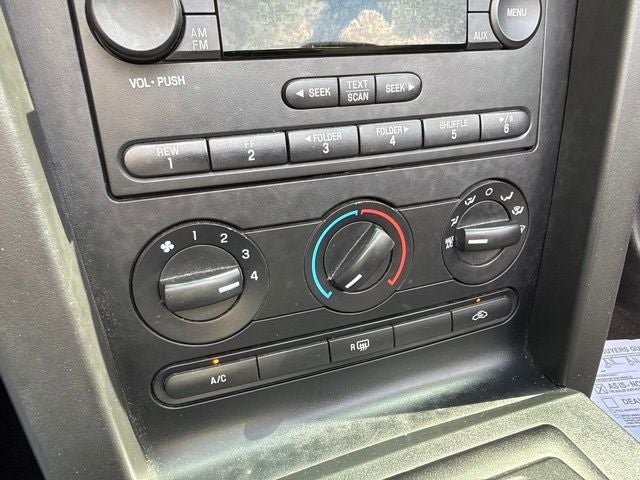 2007 Ford Mustang V6 Deluxe