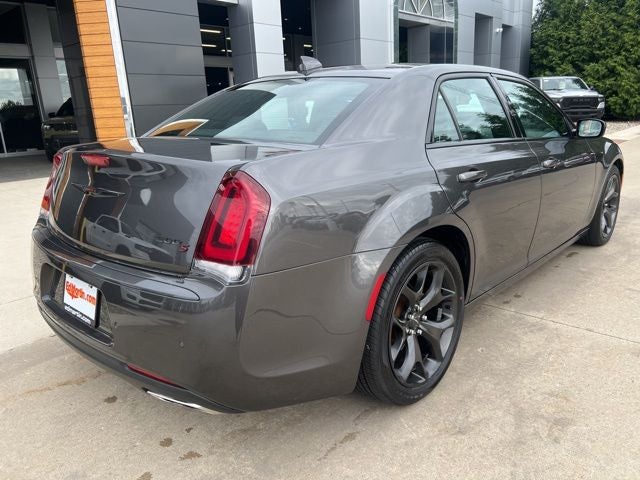 2021 Chrysler 300 S
