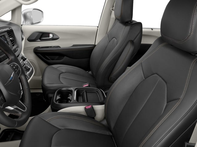 2017 Chrysler Pacifica Touring L Plus
