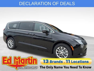 2027 Chrysler Pacifica Select