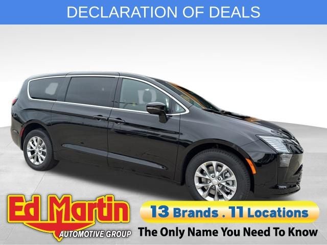 2027 Chrysler Pacifica Select