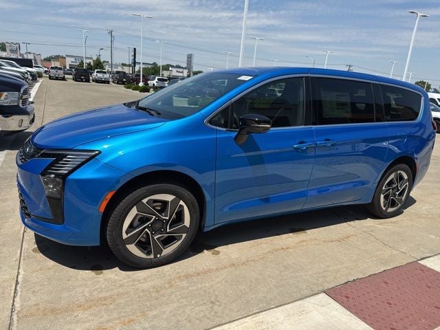2027 Chrysler Pacifica Limited