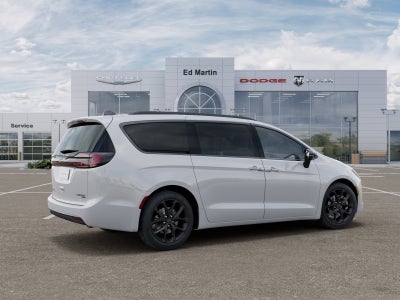 2027 Chrysler Pacifica Limited
