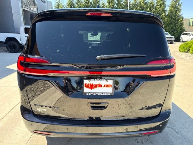 2027 Chrysler Pacifica Limited