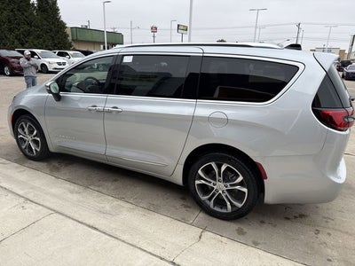 2026 Chrysler Pacifica Pinnacle