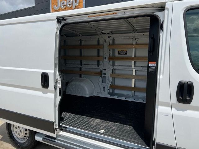 2025 RAM ProMaster 2500 Base 136 WB
