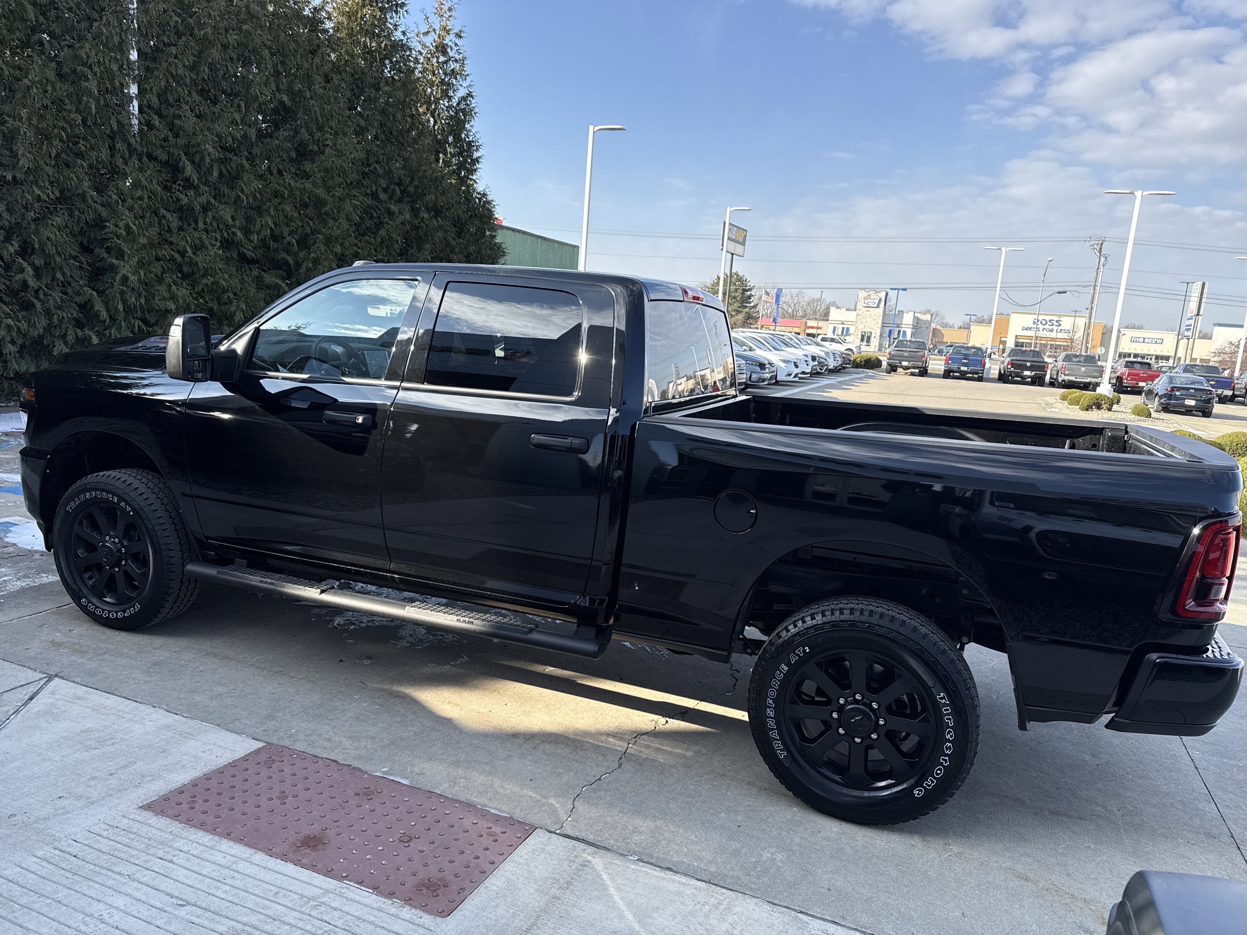 2026 RAM Ram 2500 Black Express 4x4 Crew Cab 6'4 Box