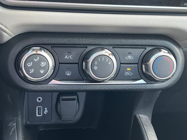 2022 Nissan Versa 1.6 SV