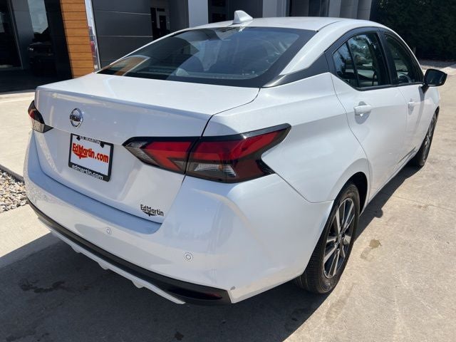 2022 Nissan Versa 1.6 SV