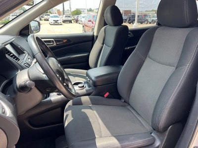 2020 Nissan Pathfinder SV