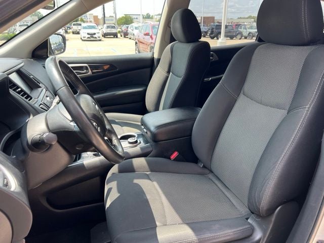 2020 Nissan Pathfinder SV