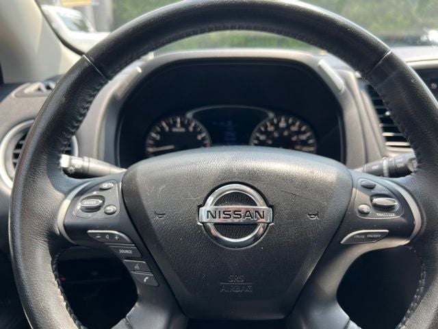 2020 Nissan Pathfinder SV