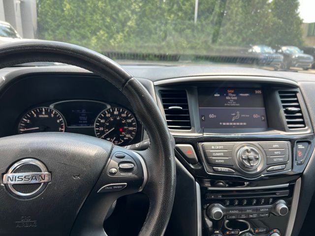 2020 Nissan Pathfinder SV