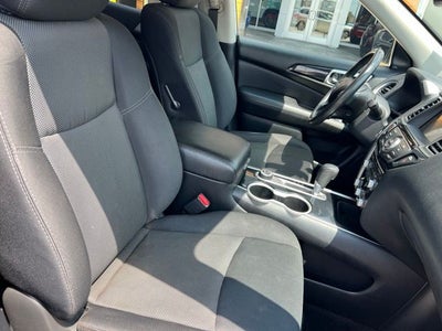 2020 Nissan Pathfinder SV