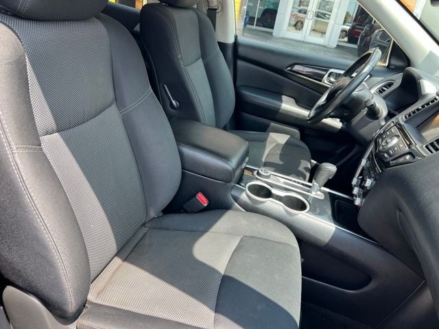 2020 Nissan Pathfinder SV