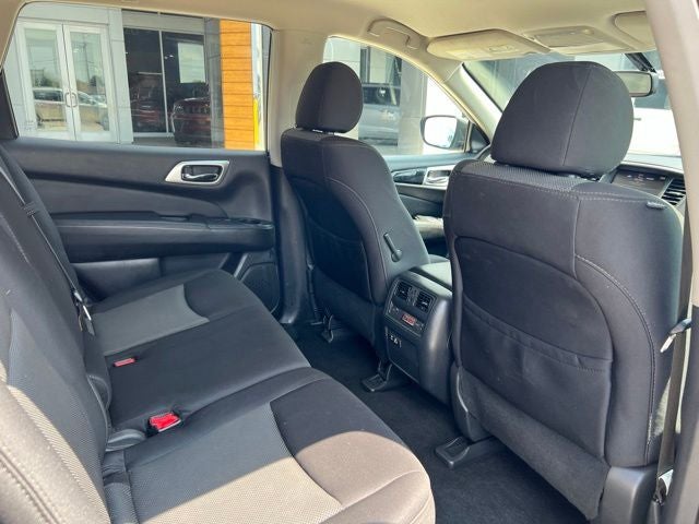 2020 Nissan Pathfinder SV