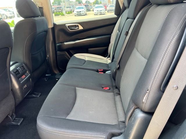 2020 Nissan Pathfinder SV