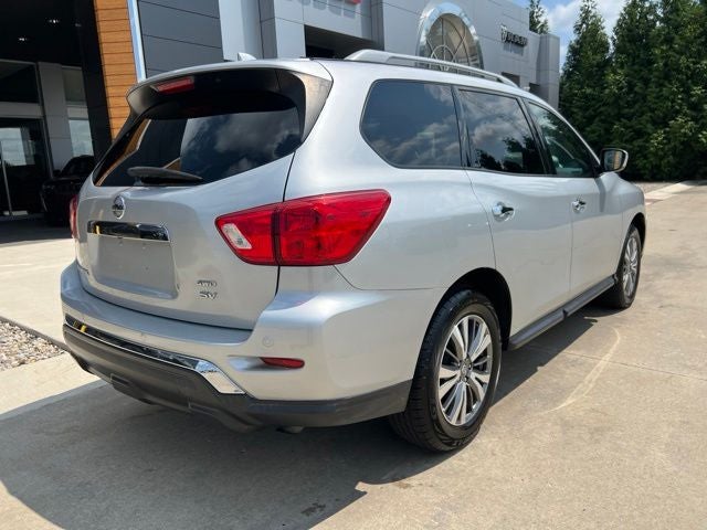 2020 Nissan Pathfinder SV