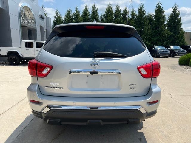 2020 Nissan Pathfinder SV