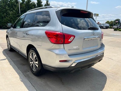 2020 Nissan Pathfinder SV