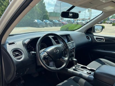 2020 Nissan Pathfinder SV