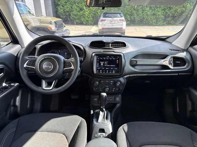 2023 Jeep Renegade Latitude UPLAND EDITION