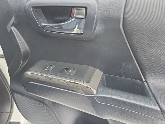 2017 Toyota Tacoma SR