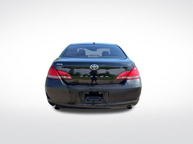 2010 Toyota Avalon XLS