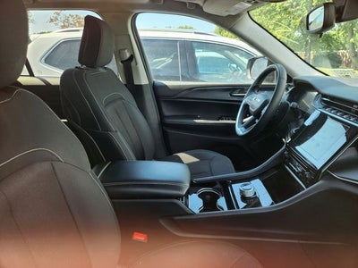2023 Jeep Grand Cherokee Laredo X