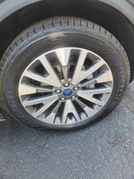 2022 Ford Escape Hybrid Titanium