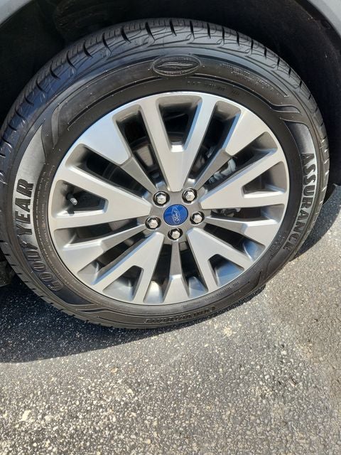 2022 Ford Escape Hybrid Titanium