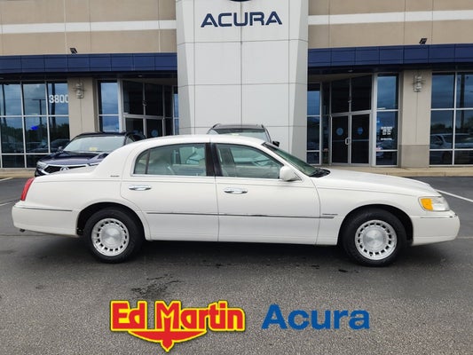 2000 Lincoln Town Car Executive in Indianapolis, IN - Ed Martin Automotive Group