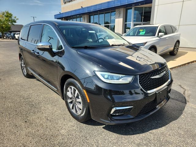 2023 Chrysler Pacifica Hybrid Limited