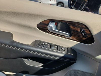 2023 Chrysler Pacifica Hybrid Limited