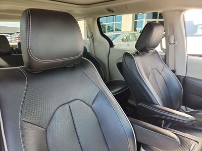 2023 Chrysler Pacifica Hybrid Limited