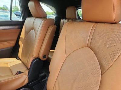 2021 Toyota Highlander Platinum